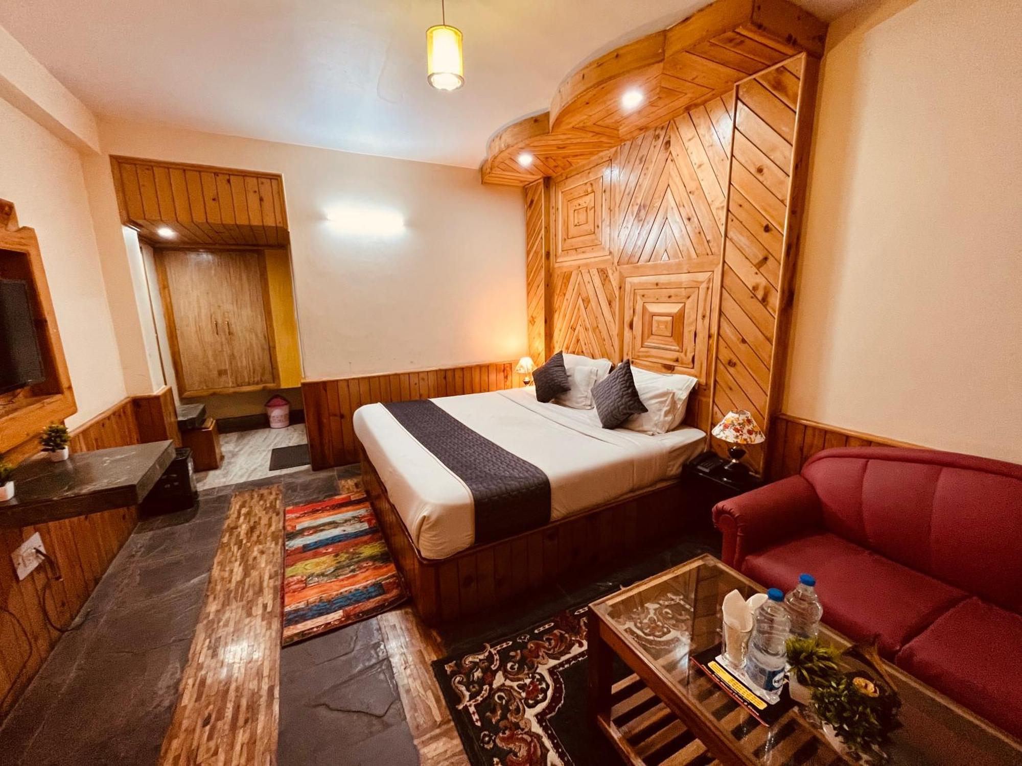 Hotel Hollywood Manali - Scenic River & Mountain View With Premium Rooms 외부 사진