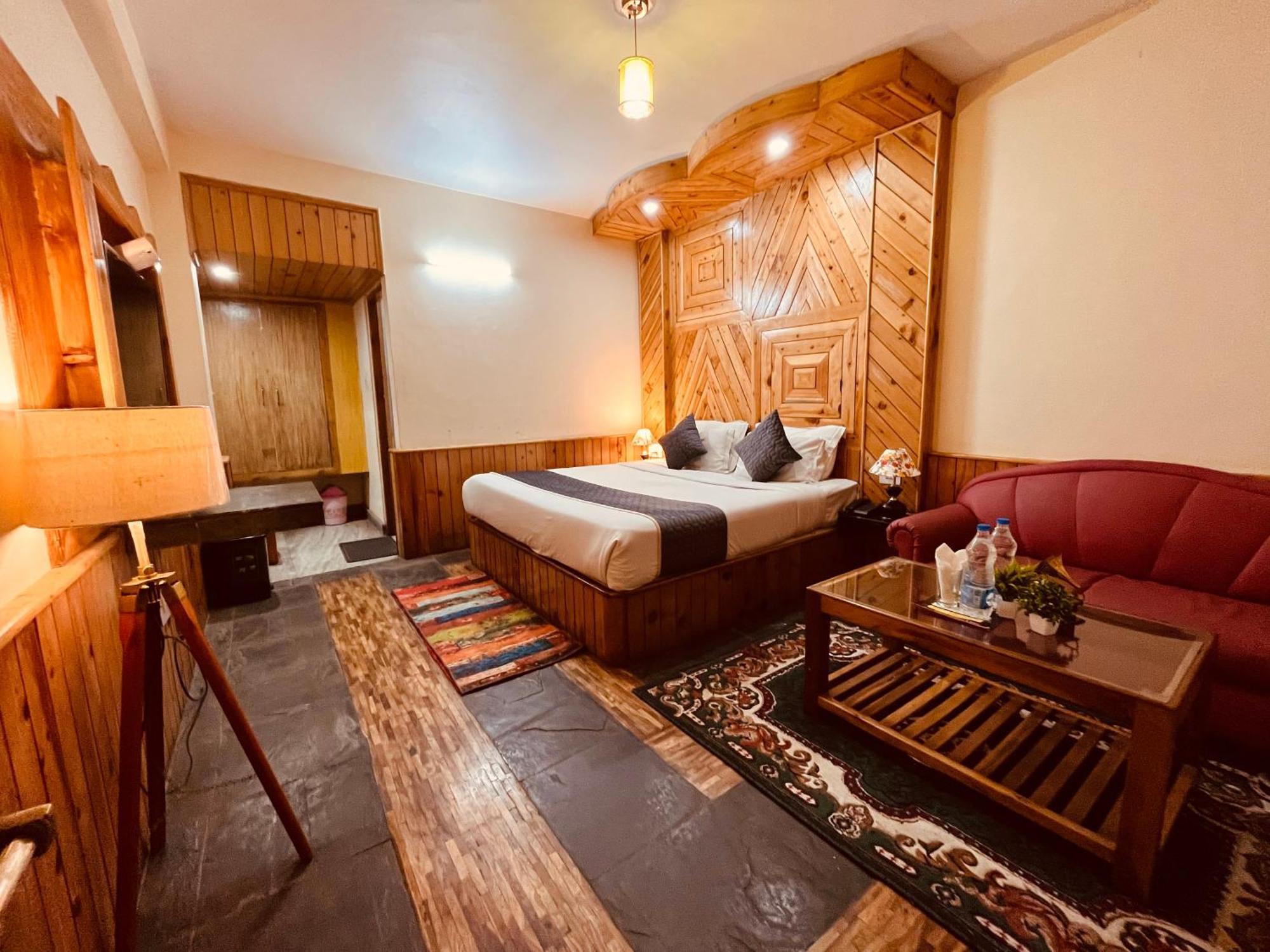 Hotel Hollywood Manali - Scenic River & Mountain View With Premium Rooms 외부 사진